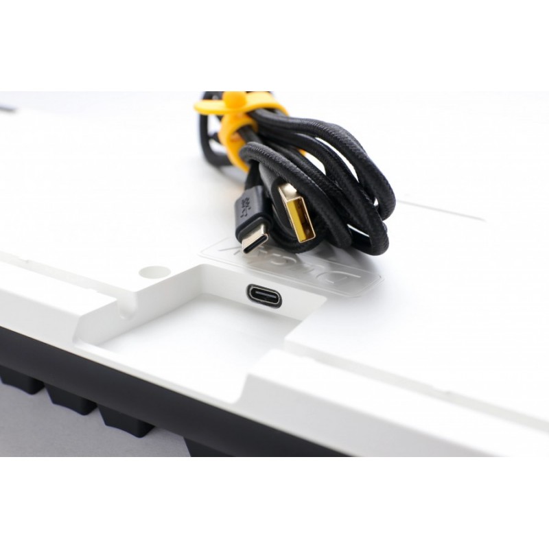 Ducky професионална геймърска механична клавиатура Professional Gaming Mechanical Keyboard One 3 Classic - Cherry MX RGB Brown Switches [Tactile]