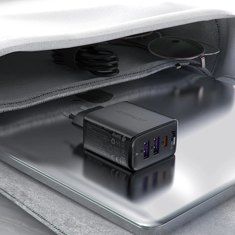 Acefast Универсално зарядно за стена Charger Wall GaN PD 35W - A57 - USB-C x 1, USB-A x 2, Black, ACEFAST-A57-BK