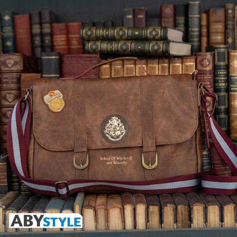 Чанта ABYSTYLE HARRY POTTER Hogwarts, За през рамо, Кафяв, ABYSTYLE-ABYBAG397